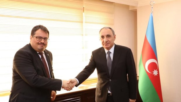 Kamran Əliyev Aİ rəsmisi ilə korrupsiya məsələsini müzakirə etdi