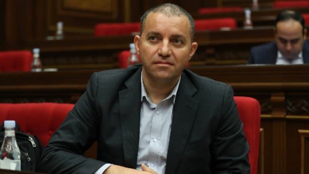 “Türkiyə vətəndaşları həmişə Ermənistandan əmlak alıblar” - Erməni nazir