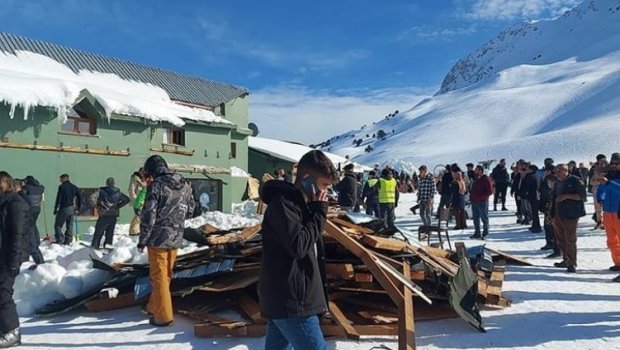 Antalyada xizək mərkəzində çardaq uçdu -  8 yaralı var