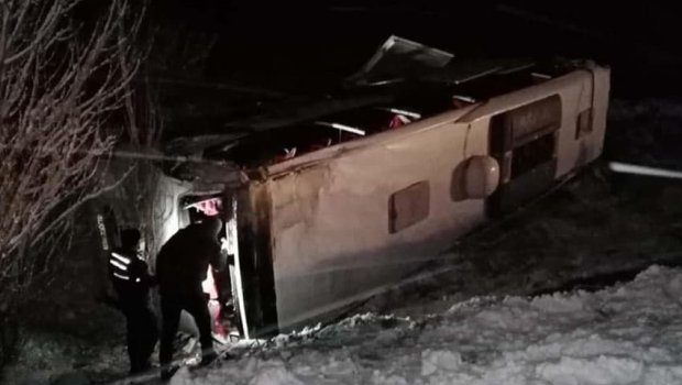 Türkiyədə sərnişin avtobusu aşdı - 21 yaralı var