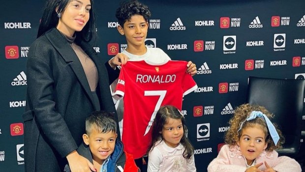Ronaldonun oğlu atasının yolunu gedir – “Mançester Yunayted”lə MÜQAVİLƏ 