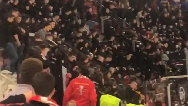 Mahir Emrelinin debüt matçında dava - VİDEO 