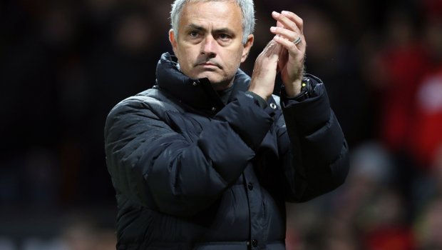 Mourinyoya iki oyunluq cəza verildi