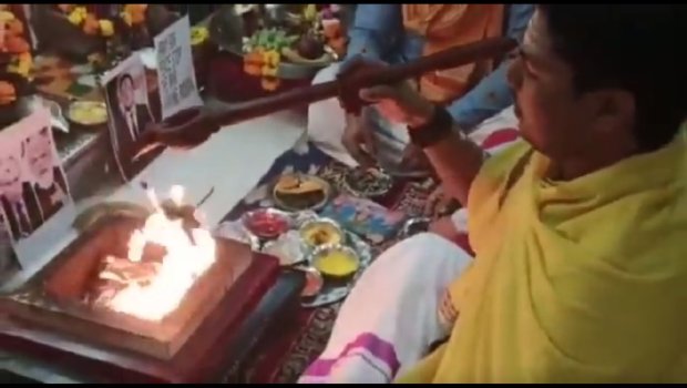 Hinduların Rusiya-Ukrayna məsələsinə görə keçirdiyi ritualdan GÖRÜNTÜLƏR