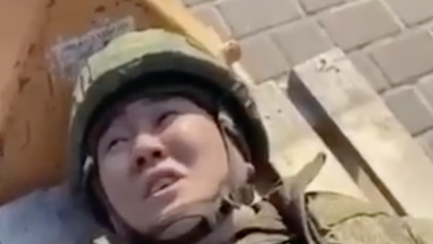 Ukrayna hərbçilərindən Rusiya tərəfdən döyüşən BURYATA: “Maral otarmalısan” – VİDEO