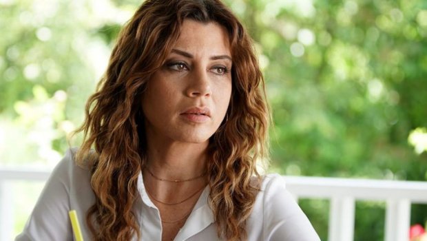 Məşhur aktrisanın gəlinliyinin QİYMƏTİ AÇIQLANDI - FOTO
