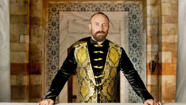 Sultan Süleyman İngiltərəyə köçdü - FOTO