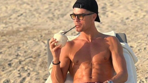 Ronaldonun canlı yayımda duş qəbul etməsini 1 milyon insan izlədi - FOTO