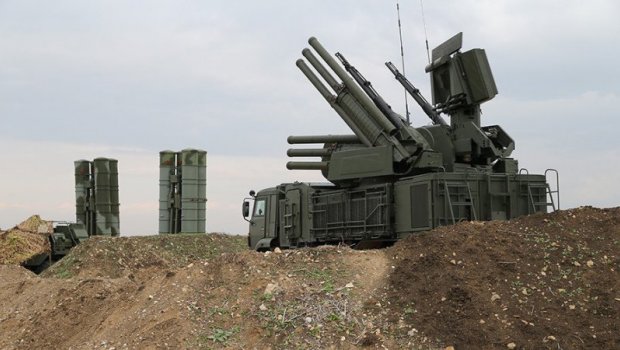 Ukrayna ordusu Rusiyanın desant bazasını bombaladı