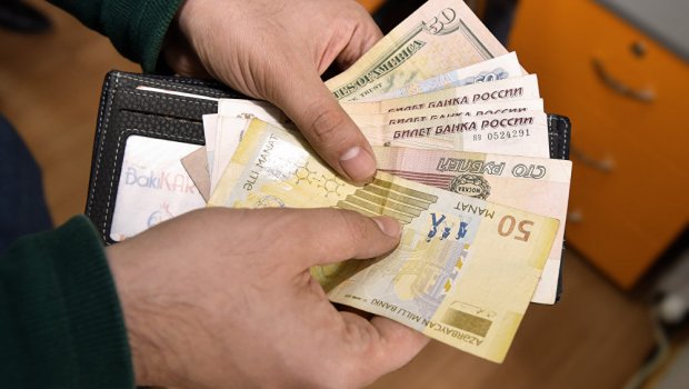 Azərbaycan banklarında rubl bu qiymətə alınıb-satılır - CƏDVƏL 