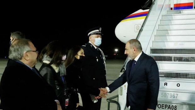 Paşinyanın Parisə işgüzar səfəri başladı