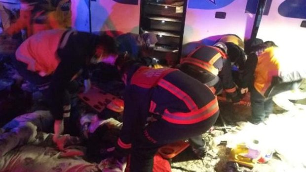 Türkiyədə sərnişin avtobusu aşdı: 4-ü ağır olmaqla 20 yaralı var - VİDEO