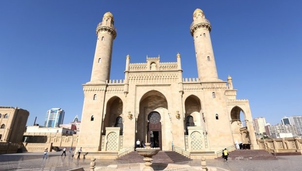 QMİ məscidlərə dini rəhbər təyin edə bilməyəcək - Qanun təsdiqləndi