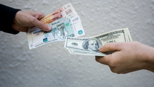 Rusiyaya dollar satmaq QADAĞAN EDİLDİ
