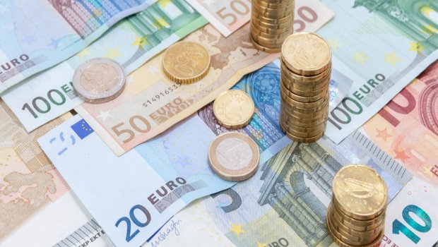 Əhalinin nağd avro alışı 23%-dək azaldı