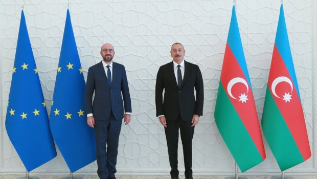 İlham Əliyev Şarl Mişeli təbrik etdi