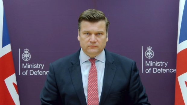 Britaniyanın Silahlı Qüvvələr üzrə naziri Azərbaycana gəldi