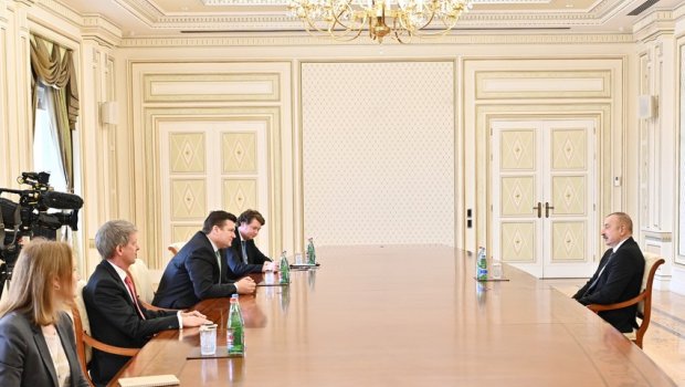 İlham Əliyev Böyük Britaniyanın Silahlı Qüvvələr nazirini qəbul etdi