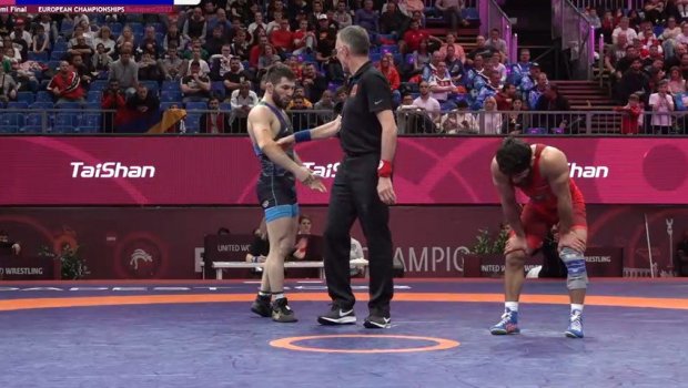 Azərbaycan və erməni güləşçilər arasında DAVA DÜŞDÜ - FOTO