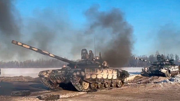 Mariupolda rus tankları belə məhv edildi – VİDEO