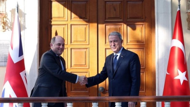Hulusi Akar britaniyalı həmkarı ilə görüşdü