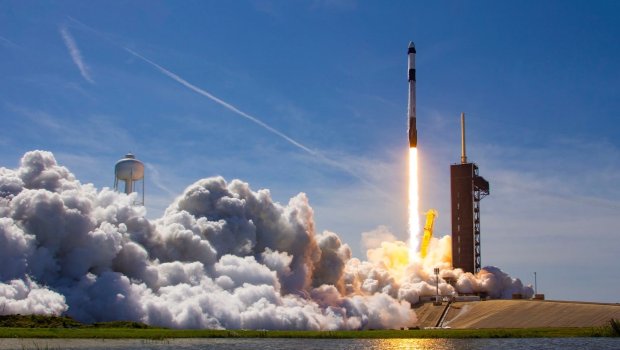 “SpaceX” 165 milyon dollar qarşılığında 3 nəfəri kosmosa göndərdi - FOTO