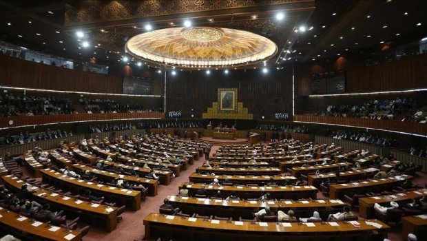 Pakistan parlamenti sabah yeni baş naziri seçəcək