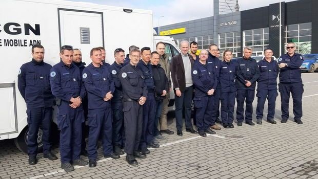 Fransa Ukraynaya jandarma yolladı - FOTO