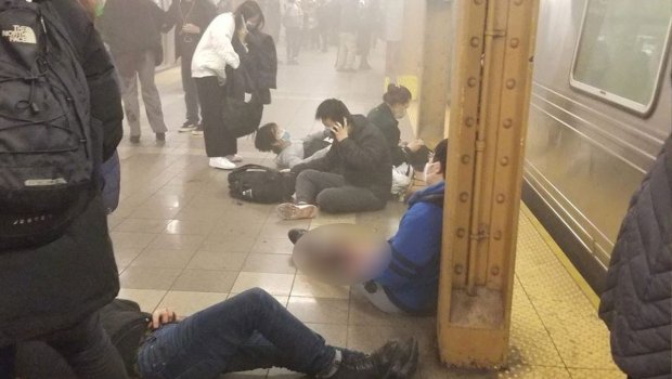 Nyu-York metrosundakı atışmanın ANBAAN VİDEOSU