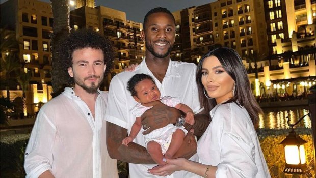 Azərbaycanlı xanımla evlənən kamerunlu futbolçunun qızı ilə FOTOLARI 