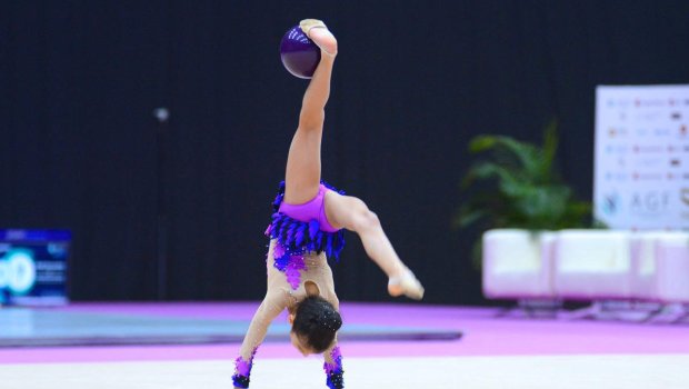 Bədii gimnastlarımız Arzu və Zöhrə FİNALA YÜKSƏLDİLƏR