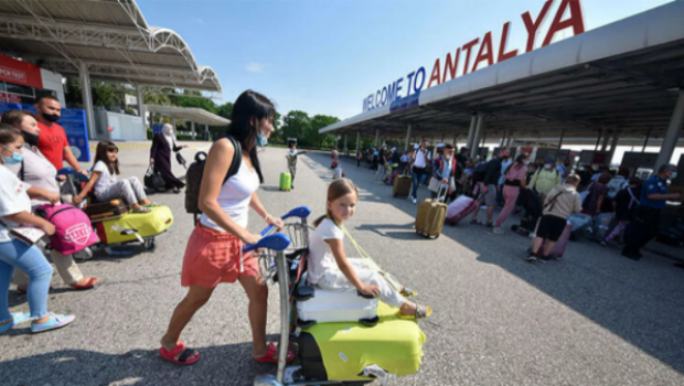Antalyaya gələn turistlərin sayı 1 milyonu keçdi