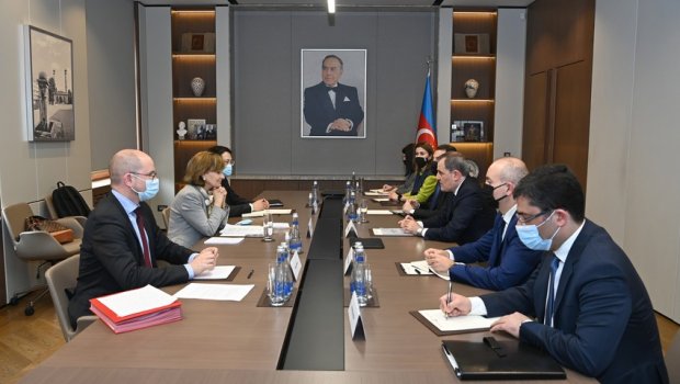 Ceyhun Bayramov ATƏT-in media azadlığı üzrə nümayəndəsi ilə görüşdü - FOTO