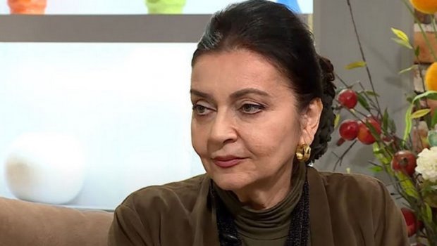 Anası alzheimer xəstəsi olan Həmidə Ömərova: “Hamı zəng edib təbrik edirdi, mən küçələrdə onu gəzirdim” - VİDEO