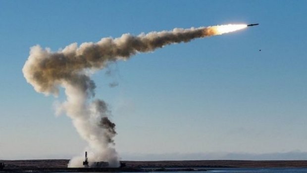 Rusiya ordusu Odessada hava limanını bombaladı