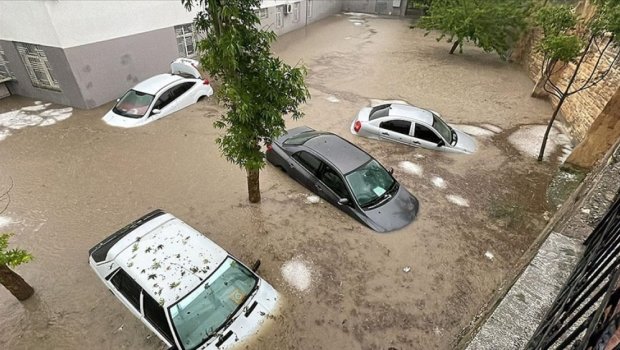 Türkiyədə sel: 20 avtomobil su altında qaldı