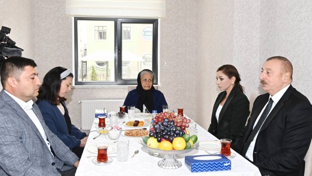 Prezident şəhid ailələri və müharibə əlilləri üçün yeni yaşayış kompleksinin açılışında oldu - FOTO