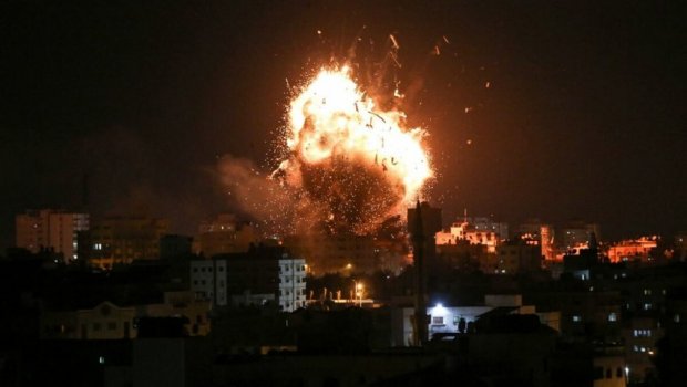 Nikolayevdə gecə bombardmanı başladı - VİDEO