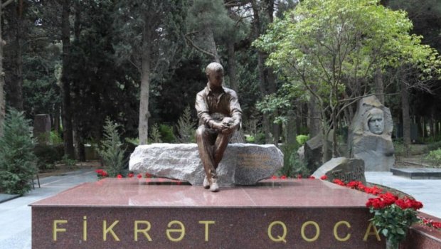 Xalq şairi Fikrət Qocanın abidəsinin açılışı oldu - FOTO