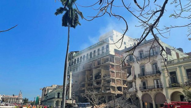 Oteldə partlayışda ölənlərin sayı 40-a çatdı