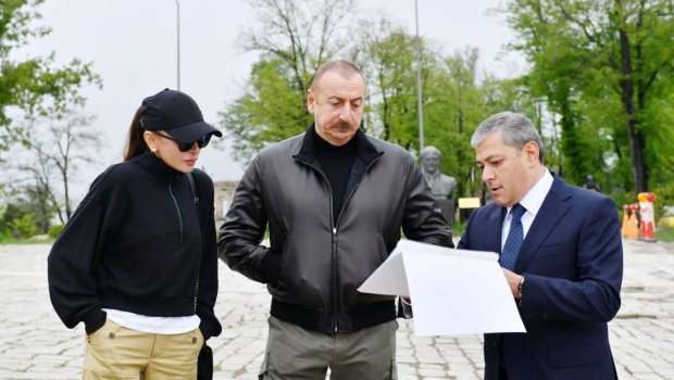 İlham Əliyev və xanımı məşhur tarzənin evinin bərpası ilə tanış oldular - FOTO