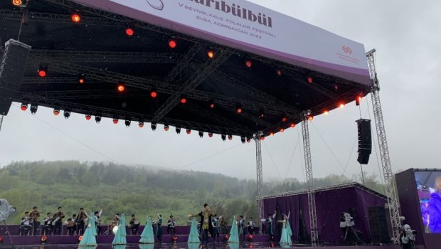 “Xarıbülbül” Festivalında bu gün hansı sənətçilər çıxış edib? – SİYAHI