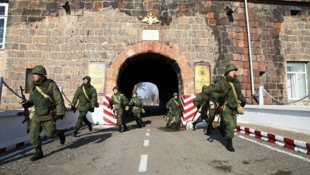 Ermənistandakı Rusiya hərbi bazasının yaxınlığında PARTLAYIŞ - ÖLƏN VAR