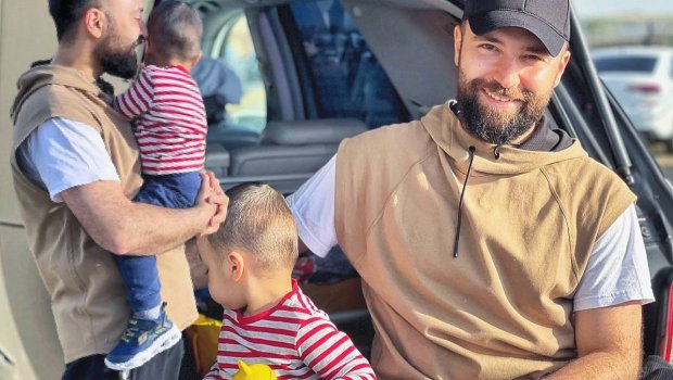 Azad Şabanov oğluyla avtomobilin baqajına girdi – FOTO   