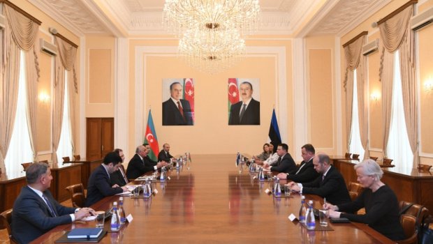 Baş nazir Estoniya parlamentinin sədri ilə görüşdü