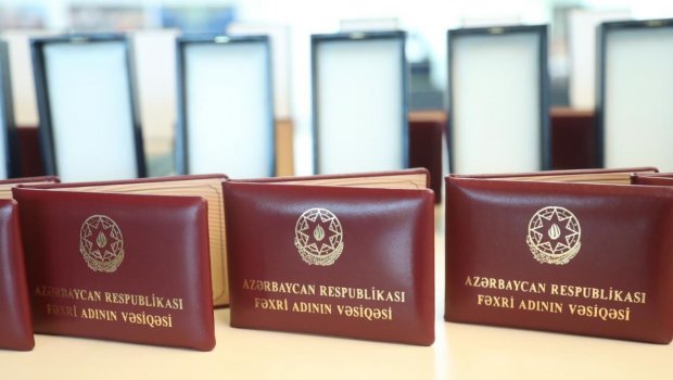Mədəniyyət xadimlərinə orden və medallar təqdim olundu - Milli Xalça Muzeyində
