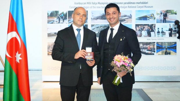 Mədəniyyət naziri Xəyyam Nisanova fəxri adını təqdim etdi - FOTO/VİDEO
