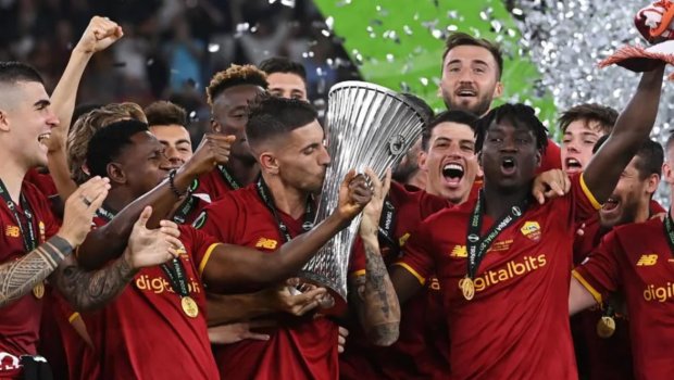 “Roma” futbolçuları Konfrans Liqasının ilk qalibi oldu – VİDEO
