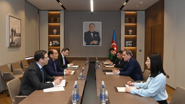 Ceyhun Bayramov TDT Baş katibi ilə görüşdü