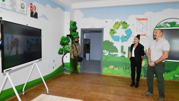 Ağalı kənd tam orta məktəbində distant təhsillə bağlı TƏQDİMAT